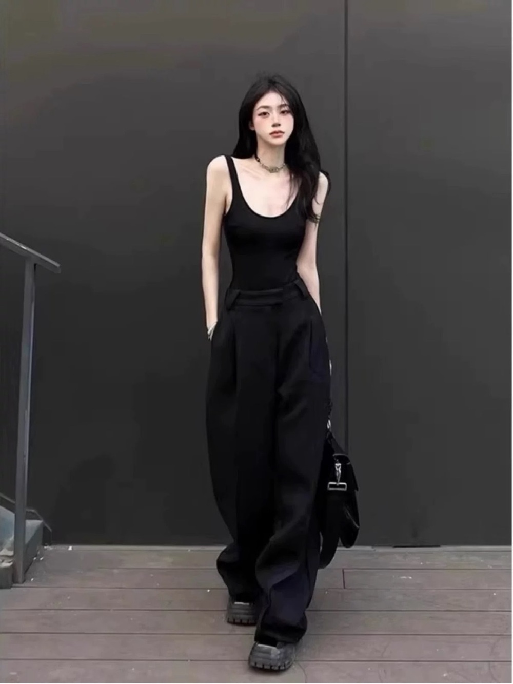 Black Backless Scoop Neck Tank Top • Sleeveless Fitted Knit • EUC